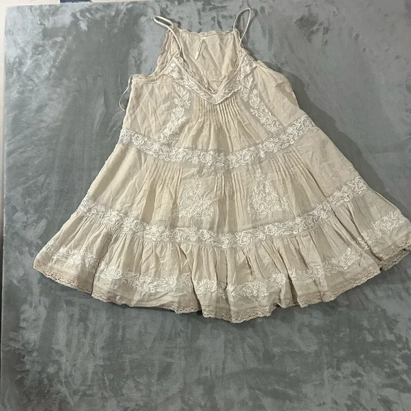 Anthropologie embroidered pintuck mini dress - Picture 3 of 14